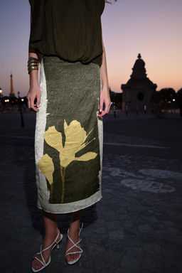 CREASED-EFFECT PRINT MIDI SKIRT - Zara фото 3