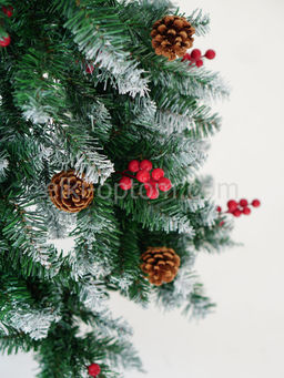Елка Украинская белоснежная (шишки и красные ягоды) 180 см - Ип лебедев о.ю фото 3