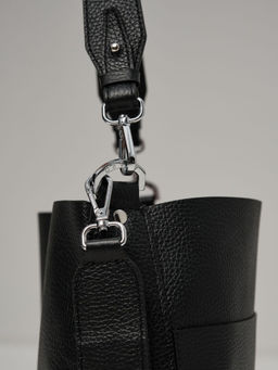 Сумка кожаная на плечо Azaro 30868 черный