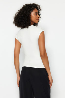 Ekru Premium Viskoz Yumusak Kumas Fitted/Vucuda Oturan Ay Kol Orme Bluz TWOSS23BZ00992