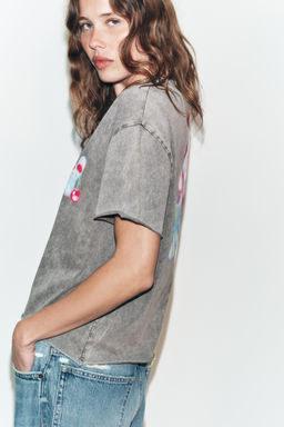 CAMISETA EFECTO LAVADO ?NGELA BACHER / Gris antracita