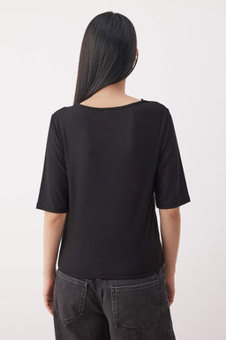 Siyah Truvakar Kol Dantel Detayl? Fitted/Vucuda Oturan Orme Bluz TWOAW26BZ00219
