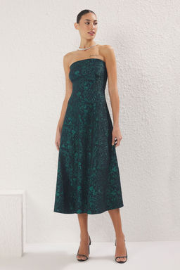 Trendyolmilla Zumrut Yesili A-Kesim Jakarl? Dokuma Midi S?k Abiye Gece Mezuniyet Elbisesi TPRSS25EL00282  фото 2