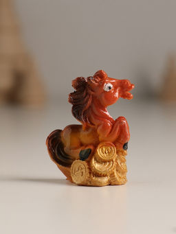 Цена за 4 шт. Фигурка полистоун «Коняшка с монетами и подковой», 4×1.8×4.3 см, МИКС