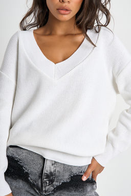 Джемпер вязаный с v-образным вырезом из хлопка белый