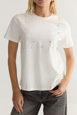 TRENDYOLMILLA Ekru %100 Pamuk Regular/Normal Kal?p Tas Detayl? Orme T-Shirt TWOSS25TS00016  фото 5
