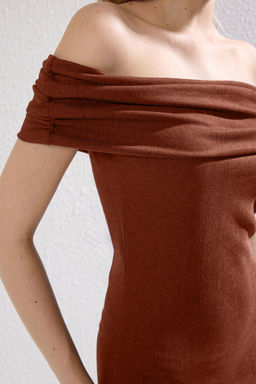 TRENDYOLMILLA Kiremit Duz Maxi Ottoman Esnek Carmen Yaka Vucuda Oturan Orme Elbise TWOSS25EL00327  фото 11