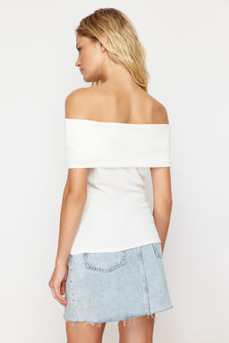 Ekru Carmen Yaka Fitted/Vucuda Oturan Orme Madonna Yaka Bluz TWOSS24BZ00497 - Trendyolmilla фото 6