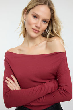Bordo Duz Premium Yumusak Kumasl? Fitted/Vucuda Oturan Kay?k Yaka Orme Bluz TWOAW24BZ00227