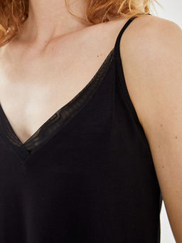 V Yaka Kad?n ?ortlu Pijama Tak?m?