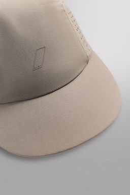 GORRA T?CNICA TRAINING / Piedra