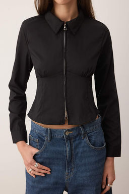 Siyah Onu Fermuar Detayl? Fitted Gomlek TWOAW26GO00011 - Trendyolmilla фото 3