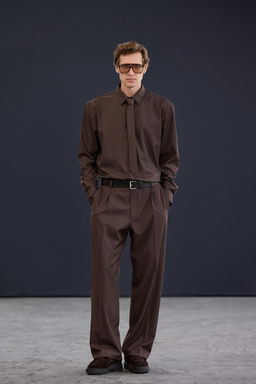 Trendyol Studio Collection Kahverengi Cizgili Erkek Pantolon TMNAW26PL00006