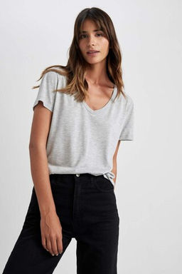 Regular Fit V Yaka Basic Duz K?sa Kollu Tisort - Defacto фото 5