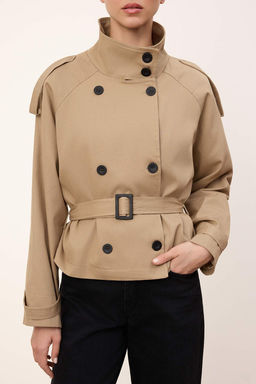 Bej Regular Dik Yaka Kemerli K?sa Trenckot TWOSS26TR00004 - Trendyolmilla фото 6