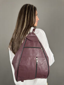 Сумка-рюкзак женская из телячьей кожи