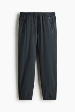 Joggers de deporte con DryMove