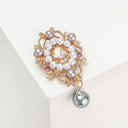 Брошь Императрица барокко, цвет бело-серый в золоте