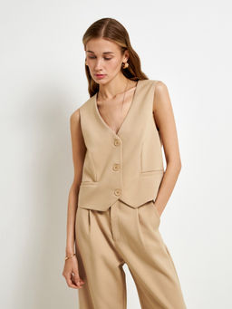 10200130369 Жилет жен. Izzy_vest бежевый - Concept club фото 4