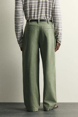 PANTAL?N CHINO BAGGY FIT PLIEGUES / Verde medio