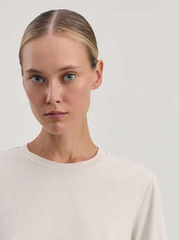 Однотонный базовый лонгслив из хлопка / Zarina  фото 6