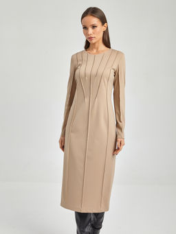 Платье со швами наружу