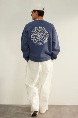 Indigo Oversize/Genis Kesim Cicek Nak?sl? Ici Polar/S?cak Tutan Sweatshirt TMNAW24SW00012