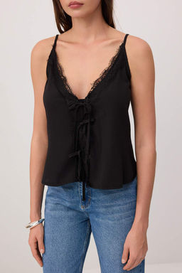 Siyah Derin V Yaka Dantel ve Baglama Detayl? Dokuma Bluz TWOSS26BZ00554 - Trendyolmilla фото 3
