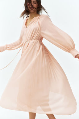 Vestido plisado de gasa