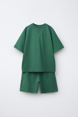 CONJUNTO CAMISETA Y BERMUDA / Verde medio