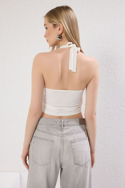 Ekru Boyundan Baglamal? Vucuda Oturan Crop Esnek Orme Bluz TWOSS24BZ00061