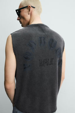CAMISETA TANK PUNTO ESTAMPADO LAVADO / Negro