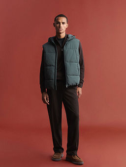 Standart Kal?p Kap??onlu Erkek ?i?me Yelek