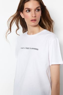 Beyaz %100 Pamuk Slogan Bask?l? Relaxed/Rahat Kesim Basic Bisiklet Yaka Orme T-Shirt TWOSS20TS0207