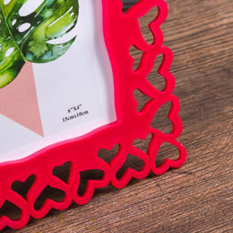 Фоторамка для фотографии 10×15 см «Сердца», пластик, малиновая, 20.8×16 см