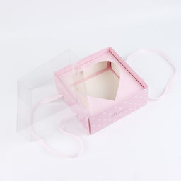 Коробка для цветов с фигурным вкладышем и PVC крышкой «Love», 23.5 х 23.5 х 15 см