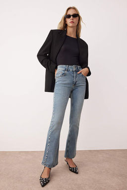 Mavi Tas Detayl? Yuksek Bel Ispanyol Paca Flare Jeans TWOAW26JE00035