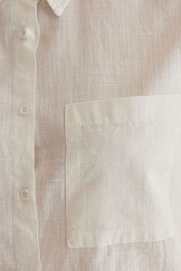 Beyaz Pamuk Kar?s?ml? Keten Gorunumlu Oversize Genis Kal?p Dokuma Gomlek TWOSS25GO00096