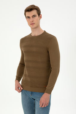 Мужской свитер цвета хаки