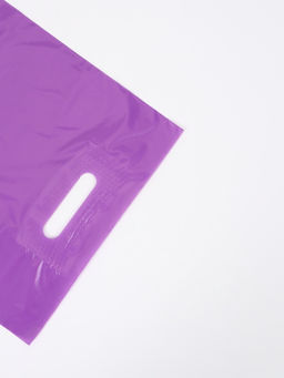 Цена за 50 шт. Пакет полиэтиленовый с вырубной ручкой, фиолетовый 30×40 см, 50 мкм