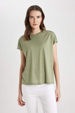 Футболка с круглым вырезом и короткими рукавами