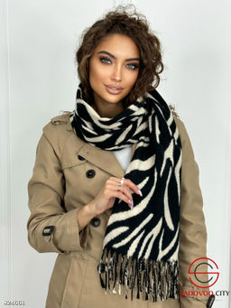 Теплый женский палантин