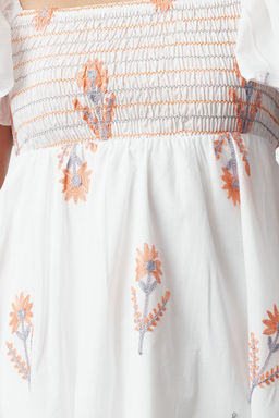 Ekru Cicekli Etegi Belden Ac?lan S?rt Detayl? Onu Gipeli Mini Dokuma Elbise TWOSS24EL01123 - Trendyolmilla фото 3