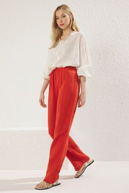 TRENDYOLMILLA Koyu K?rm?z? Muslin Beli Lastikli Yuksek Bel Wide Leg/Genis Paca Dokuma Pantolon TWOSS25PL00067 фото 6