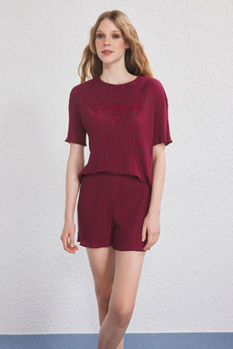 Trendyolmilla Bordo Slogan ve Kalp Nak?sl? Fitilli Sortlu Orme Pijama Tak?m? THMSS25PT00402 фото 9