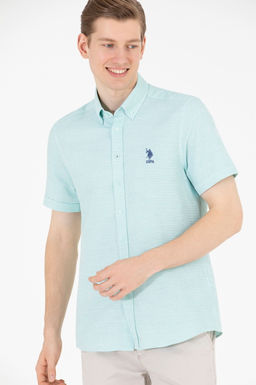 Мужская вода -зеленая рубашка с короткими рукавами в корзине