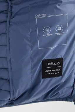 Водоотталкивающая куртка-пуховик с капюшоном и термоизоляцией Slim Fit - Defacto фото 7