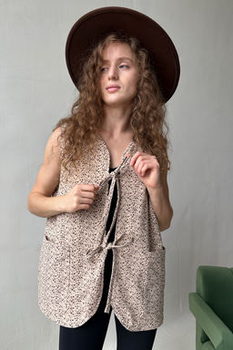 Жилет стеганый HOME109/02/Бежевый, коричневый