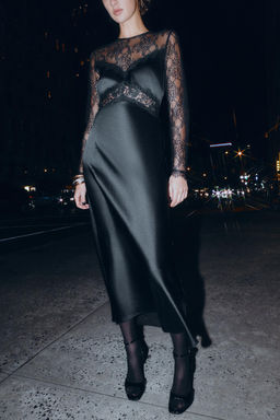 LONG DRESS WITH COMBINED LACE