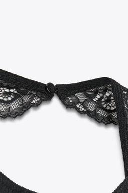 TEXTURED HALTER TOP WITH LACE - Zara фото 3